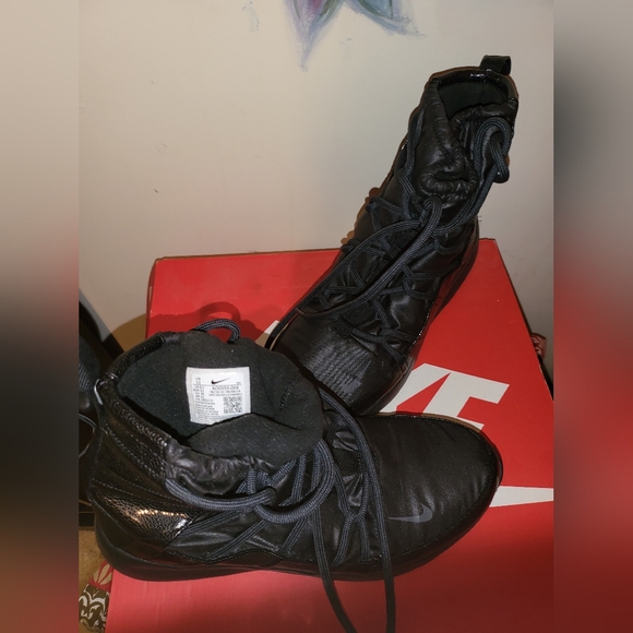 EUC Nike Tanjun High Rise Boots w box - Picture 5 of 7